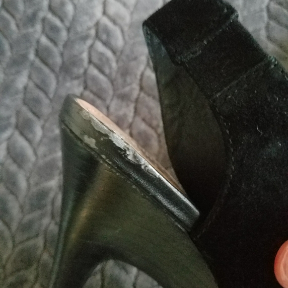 Beautiful Vince Camuto Suede & Leather Heels! - Picture 11 of 11